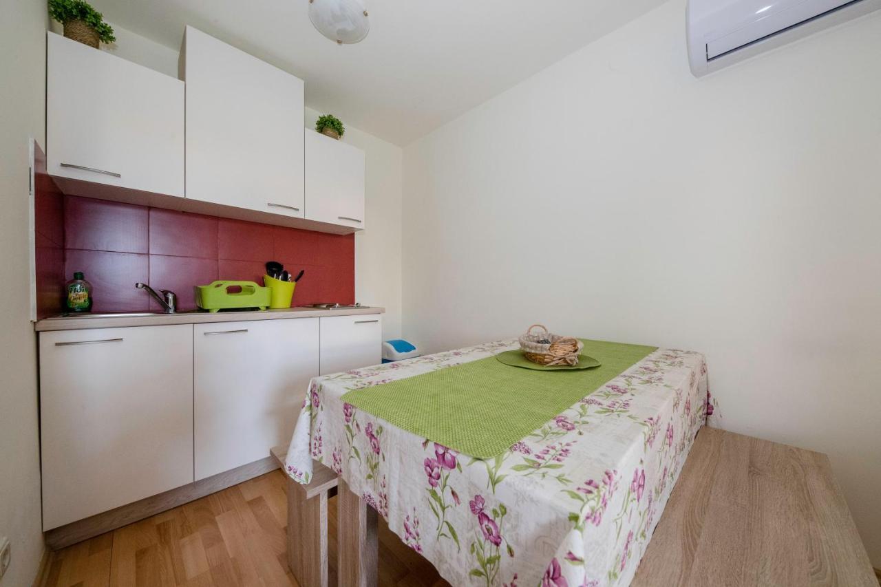 Guesthouse Sime Kolan Εξωτερικό φωτογραφία